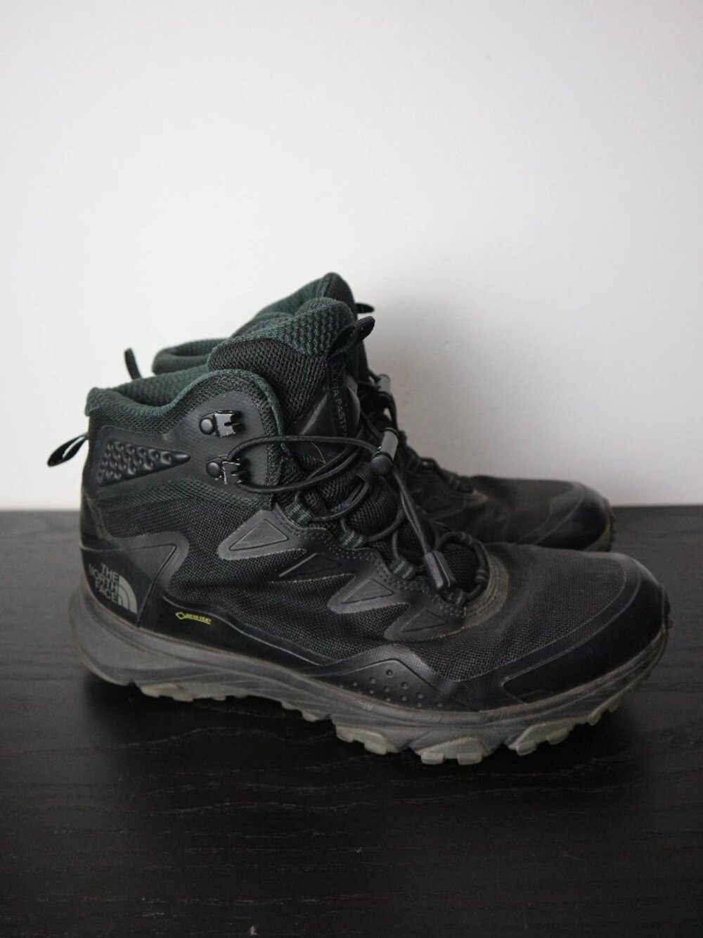 The North Face Ultras Fastpack III Mid Boots Gore-tex Triple Black Mens 8.0